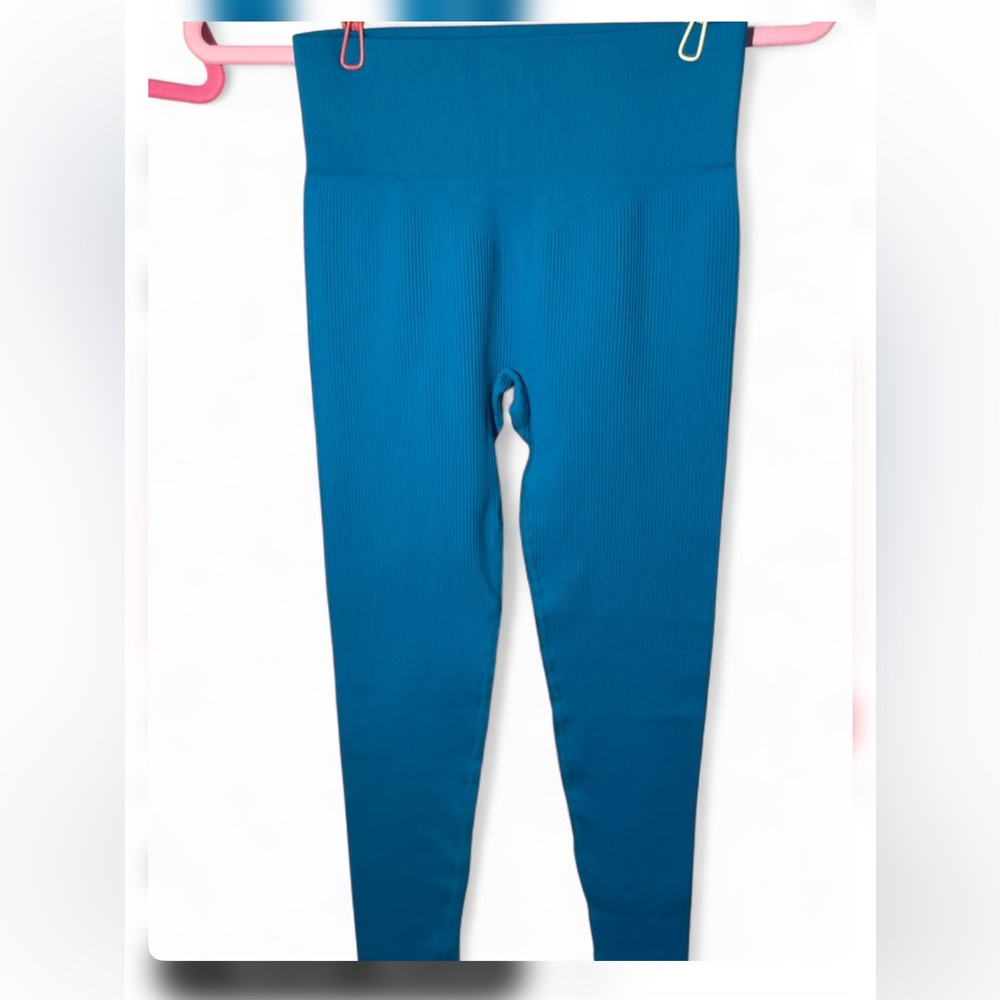 BRAND NEW beautiful two piece workout or activewear set - Picture 5 of 5